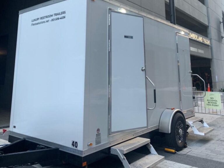 Restroom Trailer Rental in Tampa