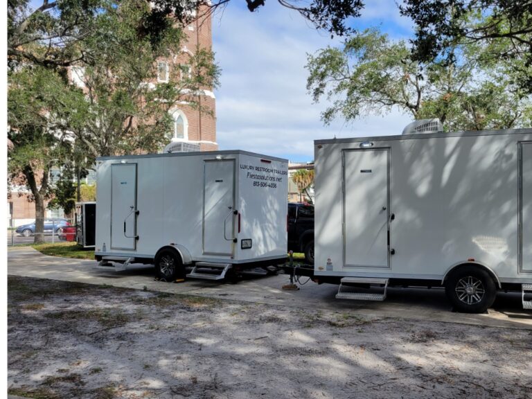Restroom Trailer Rental in Tampa